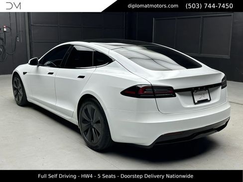 Used 2024 Tesla Model S image 4