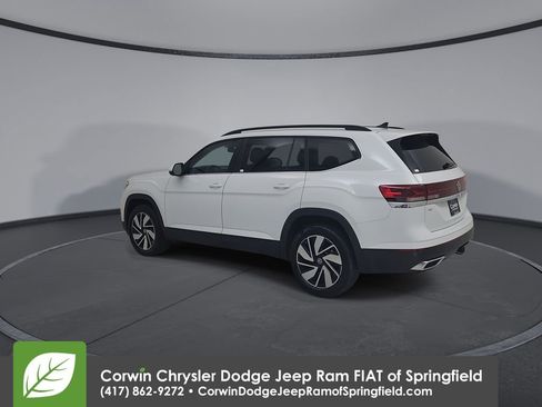 Used 2025 Volkswagen Atlas SE image 10