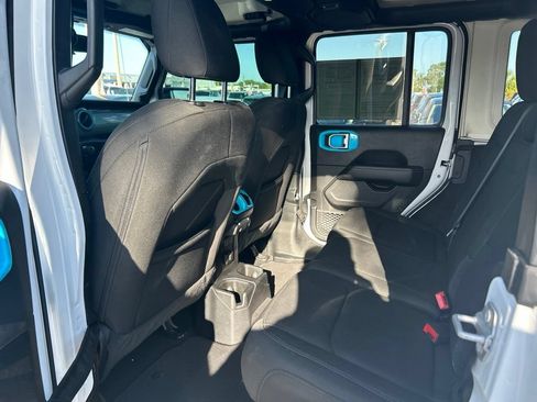 Used 2021 Jeep Wrangler Unlimited Sahara w/ Safety Group AWD/4WD image 32