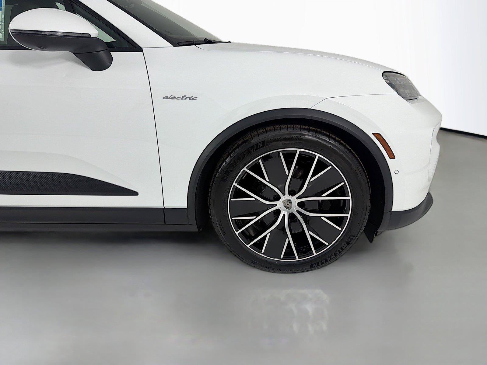 Used 2026 Porsche Macan Electric RWD image 28