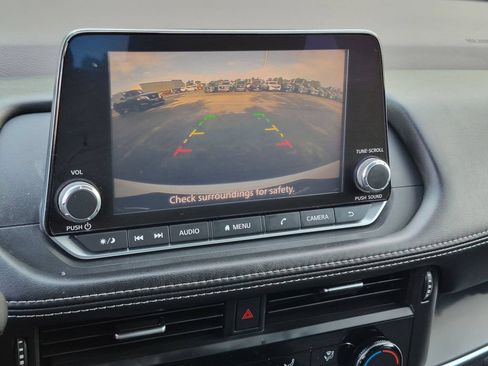 Used 2021 Nissan Rogue S FWD image 18