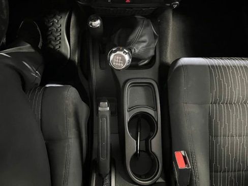 Used 2012 Jeep Wrangler Unlimited Sport AWD/4WD image 19