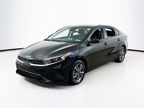 Used 2023 Kia Forte LXS FWD image 3