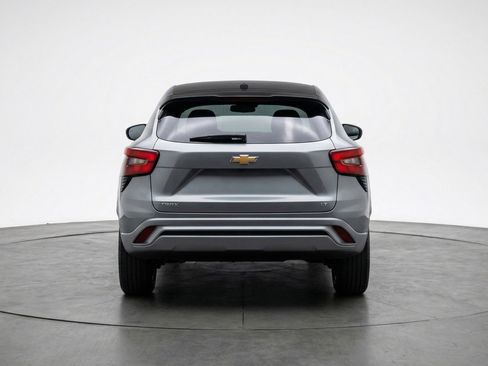 Used 2025 Chevrolet Trax LT w/ LT Convenience Package FWD image 7