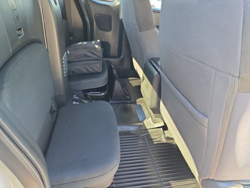 Certified 2025 Nissan Frontier SV RWD image 11