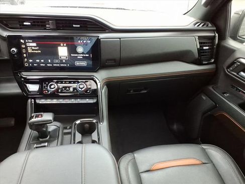 Used 2023 GMC Sierra 1500 AT4 w/ AT4 Premium Package AWD/4WD image 19