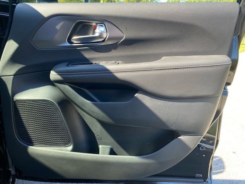 New 2026 Chrysler Voyager LX image 30