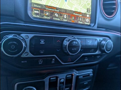 Used 2023 Jeep Gladiator Mojave w/ Trailer Tow Package image 17