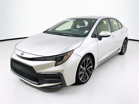 Used 2022 Toyota Corolla SE image 1