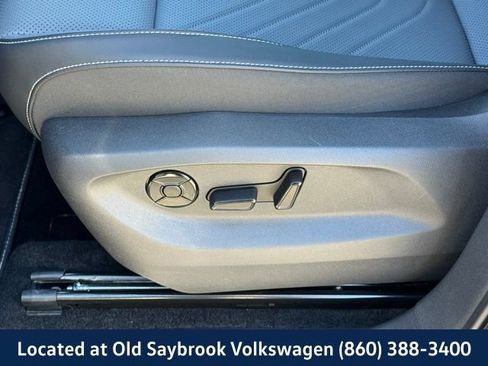Certified 2025 Volkswagen Tiguan SE AWD/4WD image 34