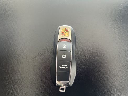 Certified 2026 Porsche Macan AWD/4WD image 25