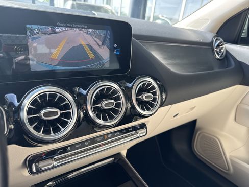 Used 2021 Mercedes-Benz GLA 250 image 9