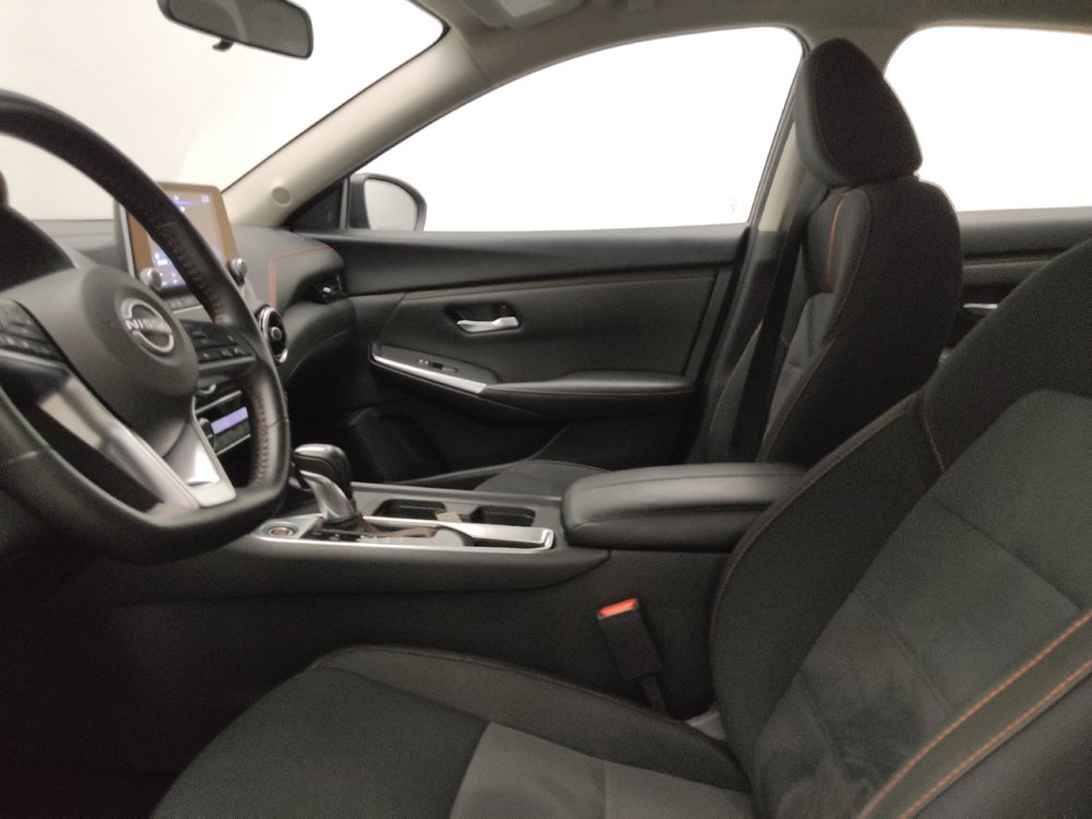 Used 2025 Nissan Sentra SR FWD image 17