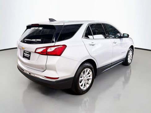 Used 2020 Chevrolet Equinox LT w/ Driver Convenience Package FWD image 9