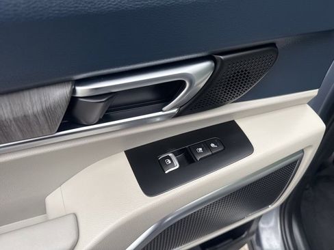 Certified 2024 Kia Telluride SX Prestige w/ Towing Package image 23