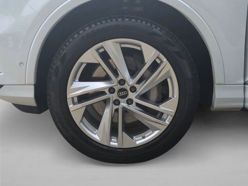 Used 2023 Audi Q7 3.0T Premium Plus AWD/4WD image 28
