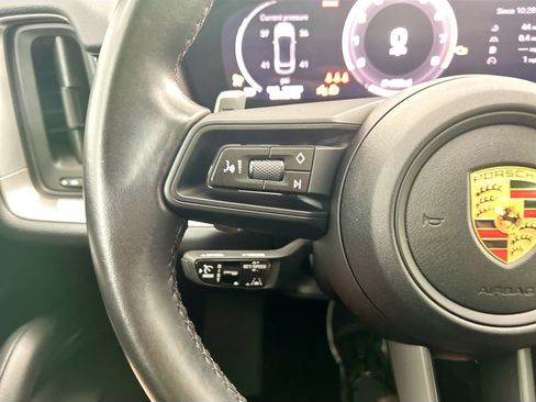 Used 2024 Porsche Cayenne Coupe AWD/4WD image 11