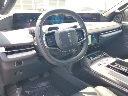 New 2026 Lincoln Navigator L Reserve AWD/4WD image 14