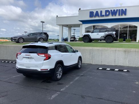 Used 2022 GMC Terrain SLT AWD/4WD image 7