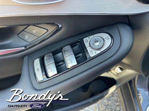 Used 2021 Mercedes-Benz GLC 300 image 10