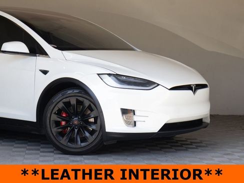 Used 2018 Tesla Model X 75D AWD/4WD image 3