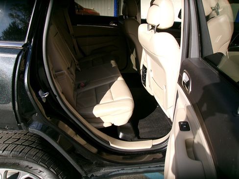 Used 2015 Jeep Grand Cherokee Limited image 10