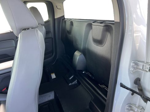 Used 2020 Chevrolet Colorado 2WD Extended Cab image 11