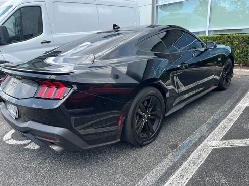 Used 2025 Ford Mustang GT RWD image 3