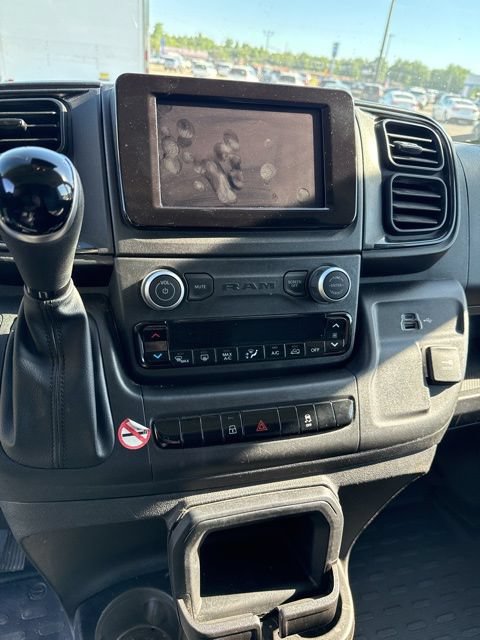 Used 2025 RAM ProMaster 2500 w/ Convenience Group FWD image 18