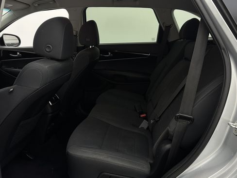Used 2020 Kia Sorento AWD V6 image 23