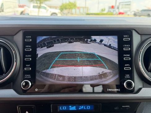 Used 2021 Toyota Tacoma TRD Off-Road image 16