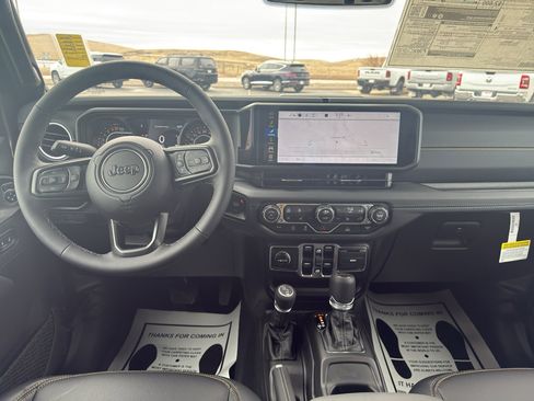New 2026 Jeep Gladiator Sahara AWD/4WD image 13