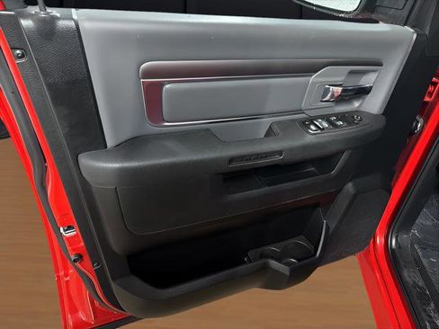 Used 2021 RAM 1500 Classic SLT image 11