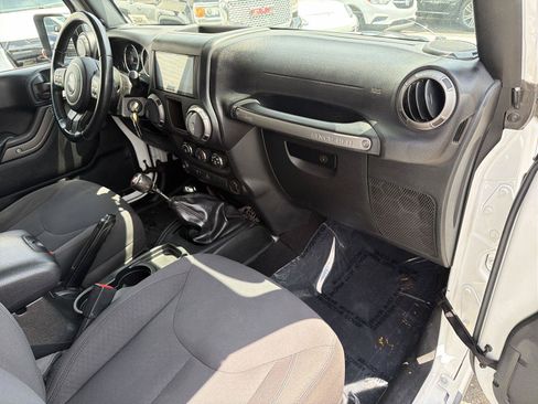 Used 2017 Jeep Wrangler Unlimited Sport AWD/4WD image 24