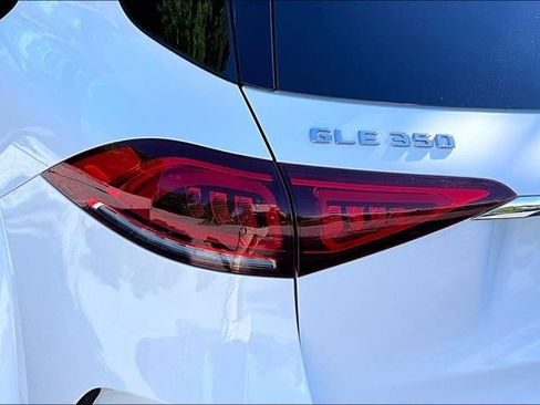 Used 2021 Mercedes-Benz GLE 350 4MATIC image 26