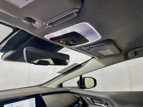 Used 2023 Toyota Prius XLE FWD image 18
