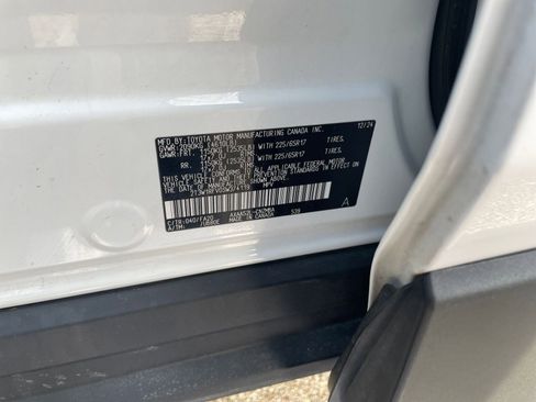 Used 2025 Toyota RAV4 XLE image 27