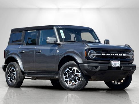 Used 2022 Ford Bronco Outer Banks image 1