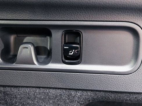 Certified 2026 Mercedes-Benz GLC 300 4MATIC image 32