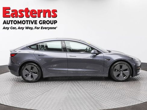 Used 2021 Tesla Model 3 Standard Range Plus image 4