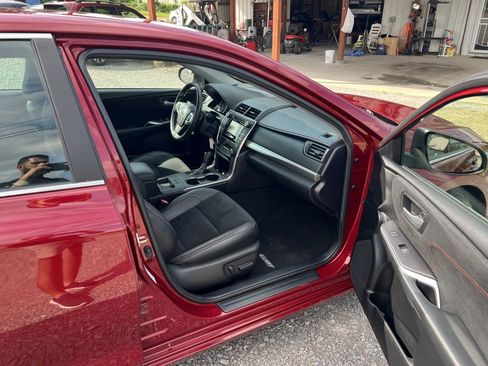 Used 2015 Toyota Camry XSE FWD image 15