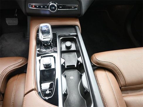 Certified 2023 Volvo XC90 T8 Ultimate w/ Protection Package Premier image 13