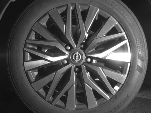 Used 2025 Nissan Altima 2.5 SV FWD image 12