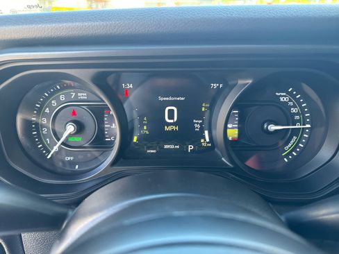 Used 2024 Jeep Wrangler Unlimited w/ Convenience Group AWD/4WD image 11