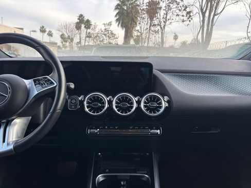 Used 2025 Mercedes-Benz GLA 250 4MATIC image 18