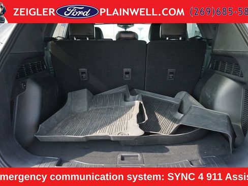 Used 2024 Ford Escape ST-Line w/ Tech Pack #1 AWD/4WD image 10