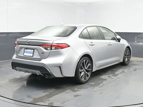 Used 2020 Toyota Corolla SE w/ SE Premium Package FWD image 10