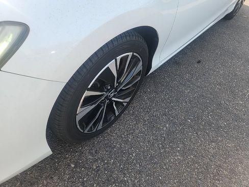 Used 2017 Honda Accord EX-L image 8