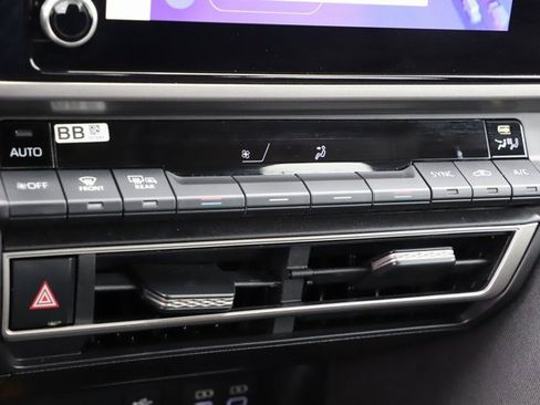 Used 2025 Toyota Camry LE image 27