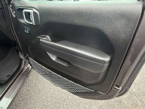 Used 2023 Jeep Wrangler Sport S image 16